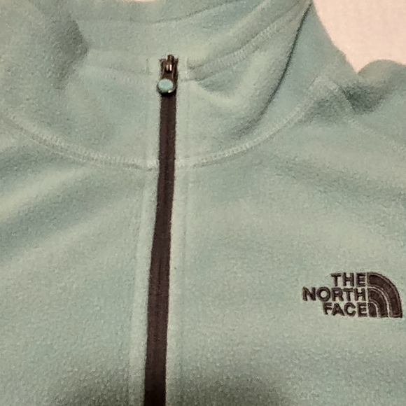 The North Face quarter zip fleece, women's size medium - Picture 3 of 9